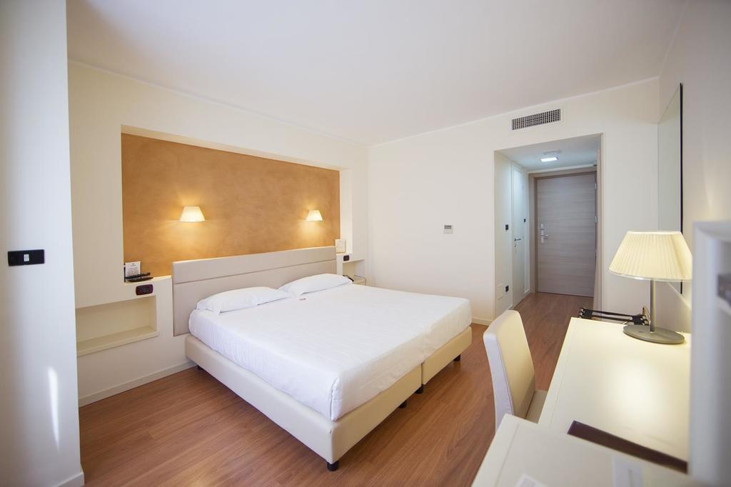 Double Room,1162044165:JPEG